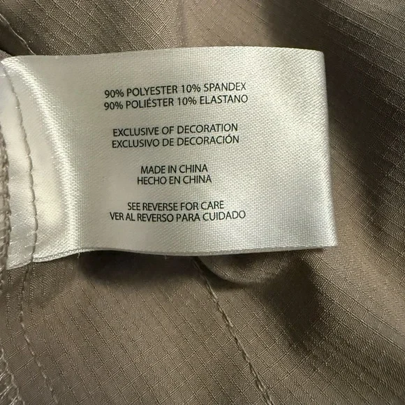 Women's Eddie Bauer Tan performance shorts. Size Small - Picture 6 of 6